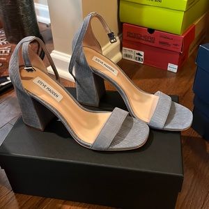 Never worn Steve Madden block heels
